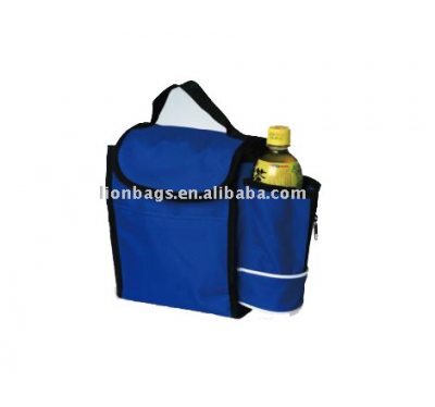 lunch bag with water bottle